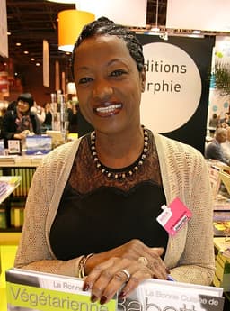 Babette De Rozières